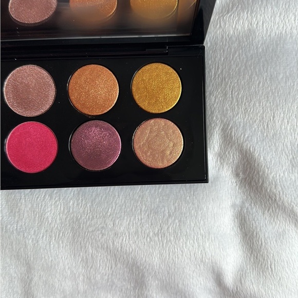 Pat McGrath Mothership VIII: Divine Rose II Eyeshadow Palette - Picture 3 of 4